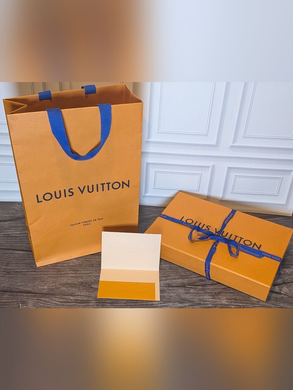 Louis Vuitton Magnetic Gift Box Shopping Bag Blue Ribbon Card Holder Packaging